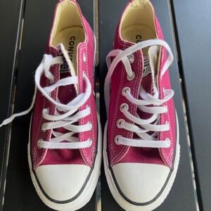 Women's Converse Chuck Taylor All Star Lift Low-Top Sneaker Size 7.5